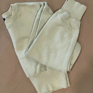 NWOT Forever 21 Cropped Sweater Medium